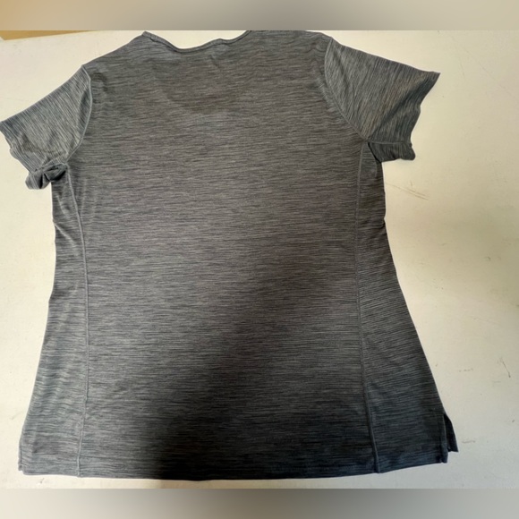 PATAGONIA CAPILENE COOL LIGHTWEIGHT LADIES SHORT SLEEVE SHIRT SIZE XL
GRAY TONES - Picture 3 of 12